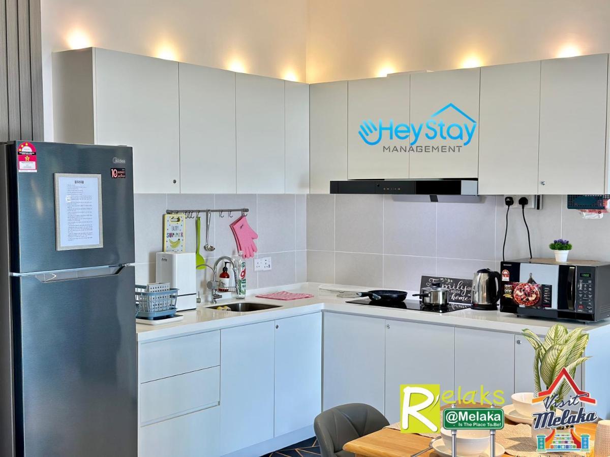 Novo 8 Residence Bachang By Heystay Management Kampong Tambak Exterior foto